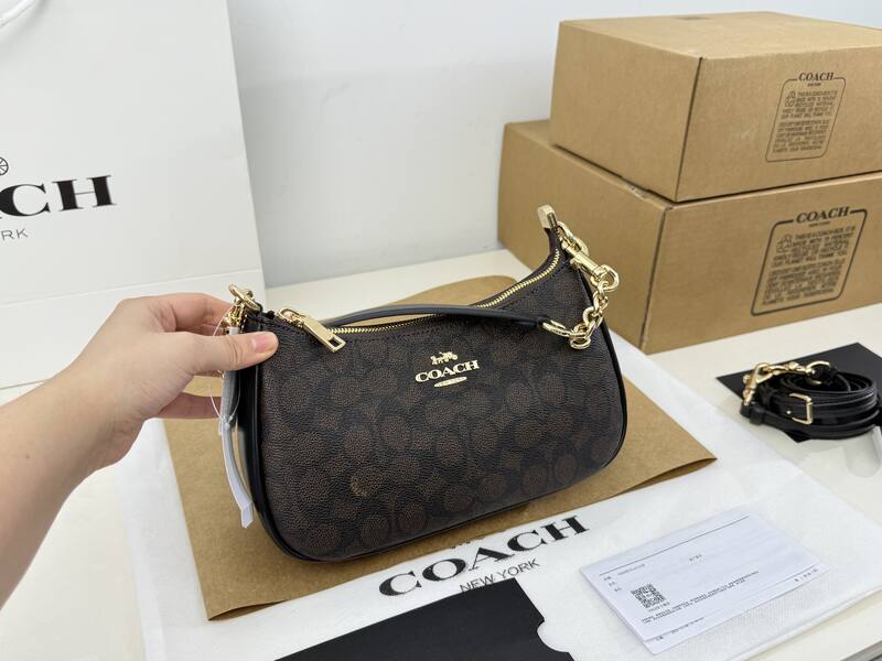 Coach Monogram shoulder bag — AAA Quality Replica
