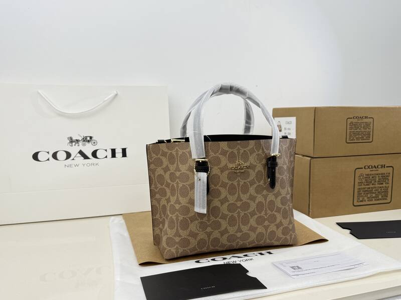 Coach Monogram shoulder bag — Premium Replica