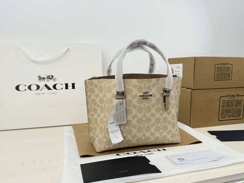 Coach Monogram shoulder bag — Premium Replica