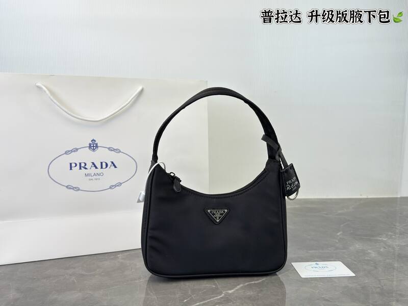 Prada Re-Edition 2000 Nylon Mini Black shoulder bag — AAA Quality Replica