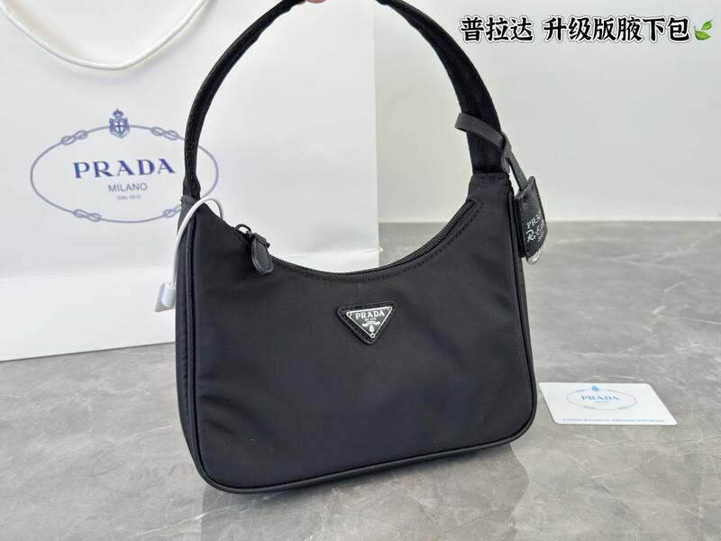 Prada Re-Edition 2000 Nylon Mini Black shoulder bag — AAA Quality Replica