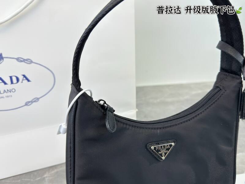 Prada Re-Edition 2000 Nylon Mini Black shoulder bag — AAA Quality Replica