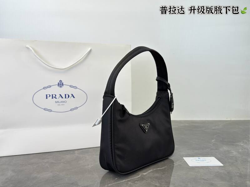 Prada Re-Edition 2000 Nylon Mini Black shoulder bag — AAA Quality Replica