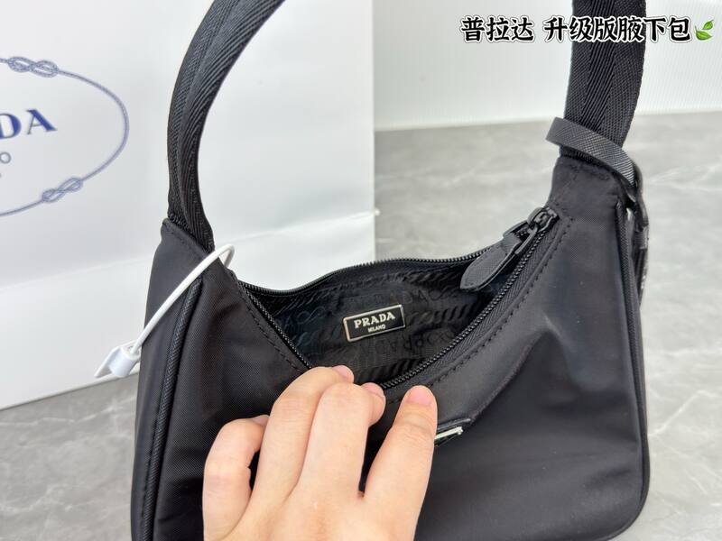 Prada Re-Edition 2000 Nylon Mini Black shoulder bag — AAA Quality Replica