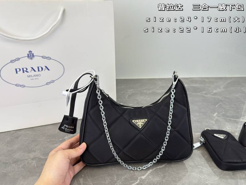 Prada Re-Edition 2005 Nylon black 24*17cm 22*16cm shoulder — Premium Replica