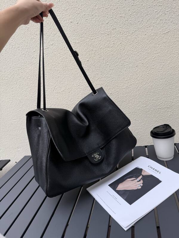 Chanel Black grained leather shoulder — Top Quality Replica