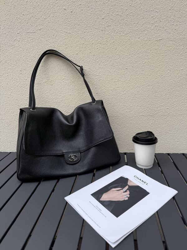 Chanel Black grained leather shoulder — Top Quality Replica