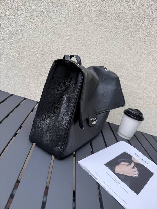 Chanel Black grained leather shoulder — Top Quality Replica