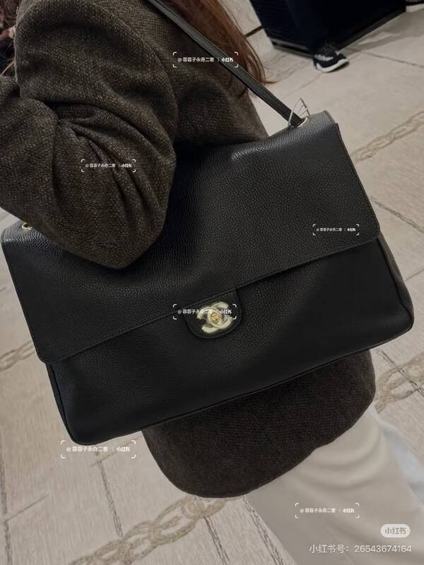 Chanel Black grained leather shoulder — AAA Quality Replica