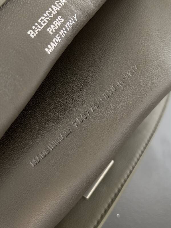Balenciaga Green 30x22x12cm shoulder bag — 1:1 Replica