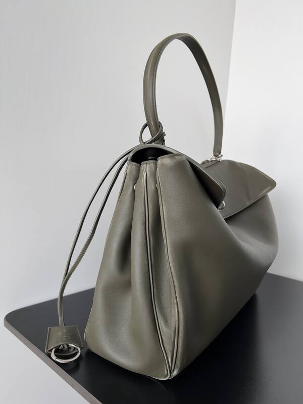 Balenciaga Green 30x22x12cm shoulder bag — Premium Replica
