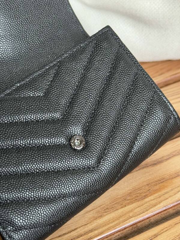 Saint Laurent Monogramme Envelope Wallet Black everyday — Top Quality Replica