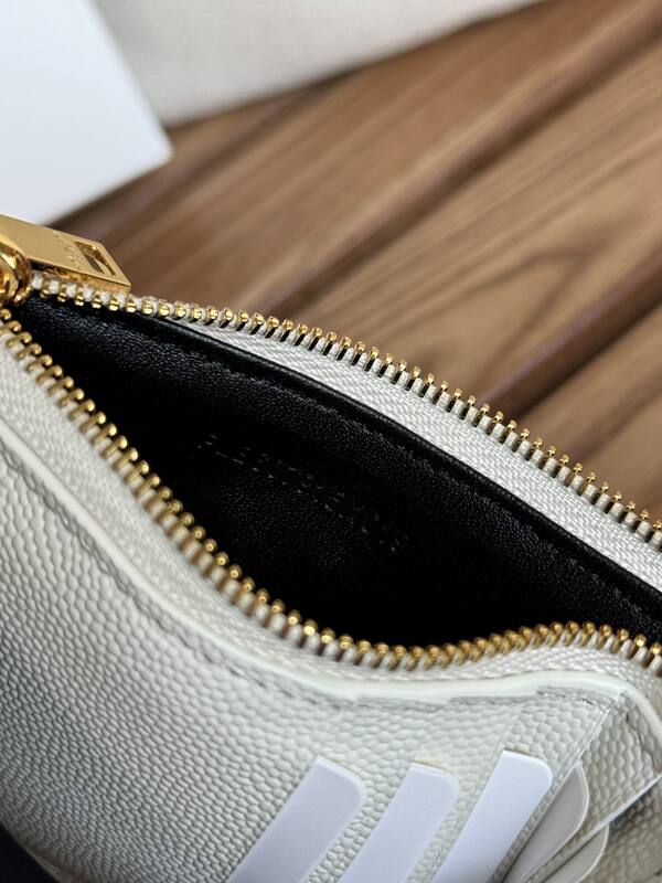 Saint Laurent White everyday — 1:1 Replica