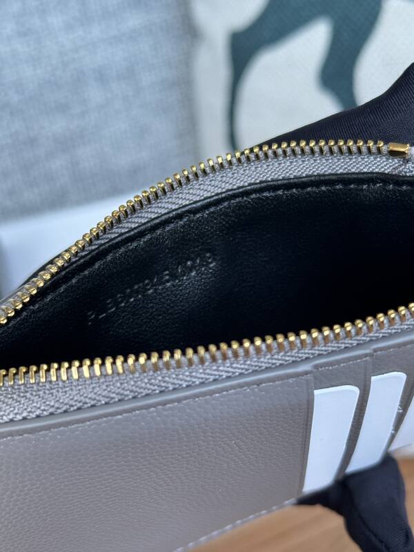 Saint Laurent Monogram Quilted Card Case Taupe everyday — Premium Replica