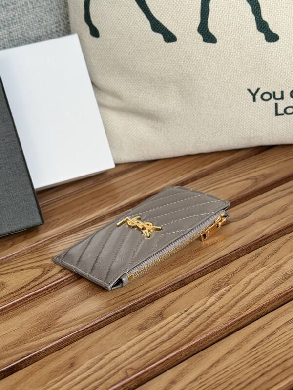 Saint Laurent Monogram Quilted Card Case Taupe everyday — Premium Replica