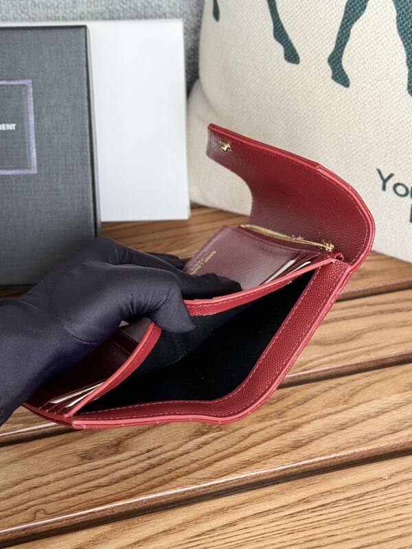 Saint Laurent Red everyday — Top Quality Replica