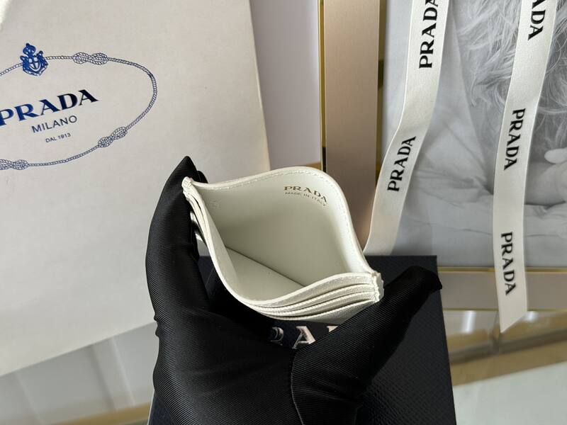 Prada White shoulder bag — Premium Replica