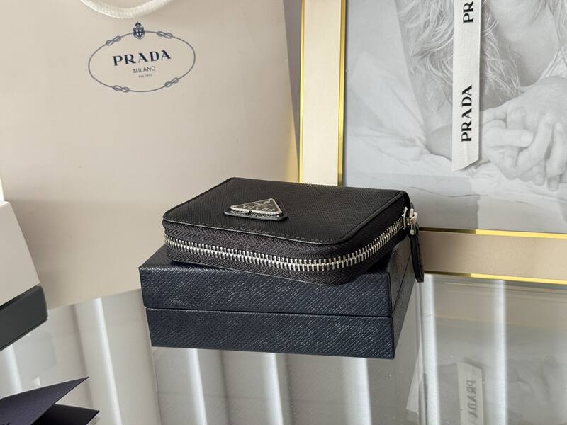 Prada Black shoulder bag — Premium Replica
