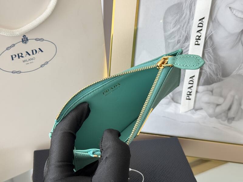 Prada Green 30x22x12cm shoulder bag — Premium Replica