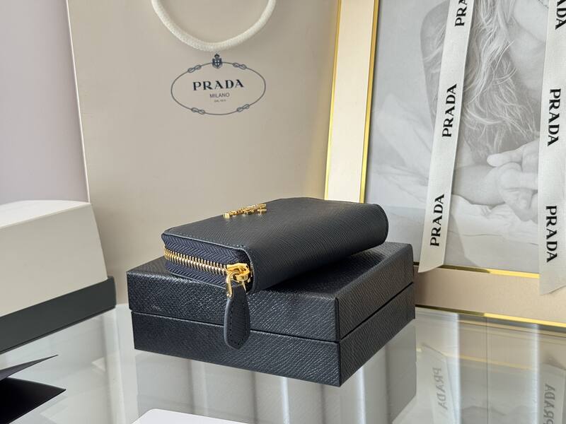 Prada Black 25x18x10cm shoulder bag — Premium Replica
