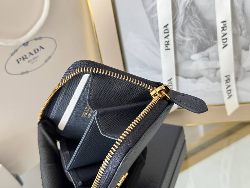 Prada Black 25x18x10cm shoulder bag — Premium Replica