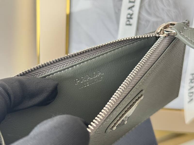 Prada Grey 30x22x12cm shoulder bag — 1:1 Replica