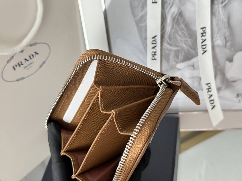 Prada Brown 25x18x10cm shoulder bag — AAA Quality Replica