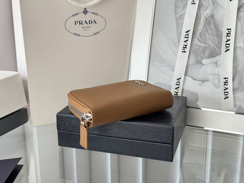 Prada Brown 25x18x10cm shoulder bag — AAA Quality Replica