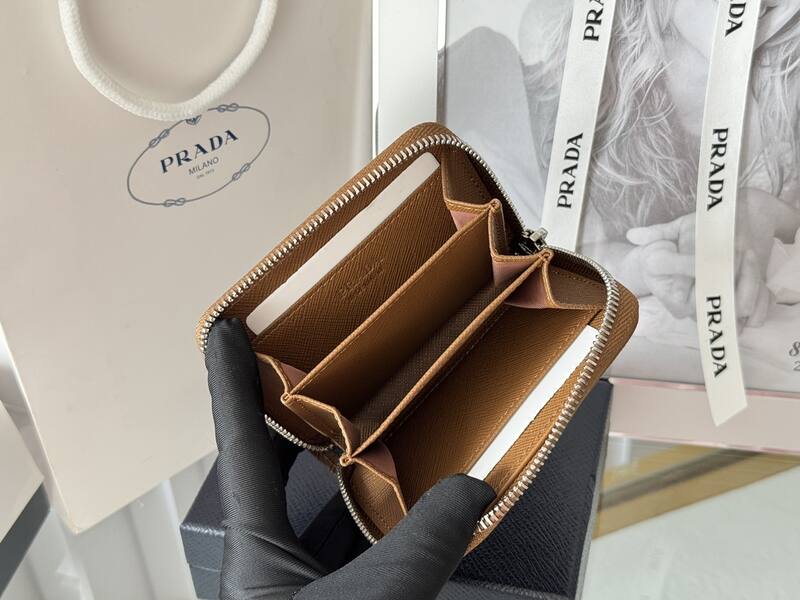 Prada Brown 25x18x10cm shoulder bag — AAA Quality Replica