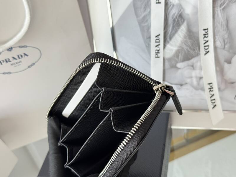 Prada Black 25x18x10cm shoulder bag — Premium Replica