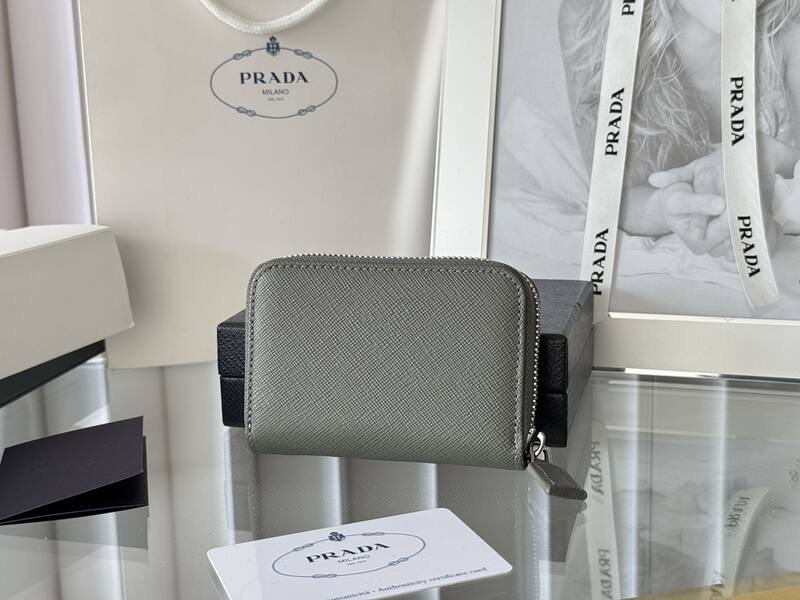 Prada Grey 25x18x10cm shoulder bag — Premium Replica