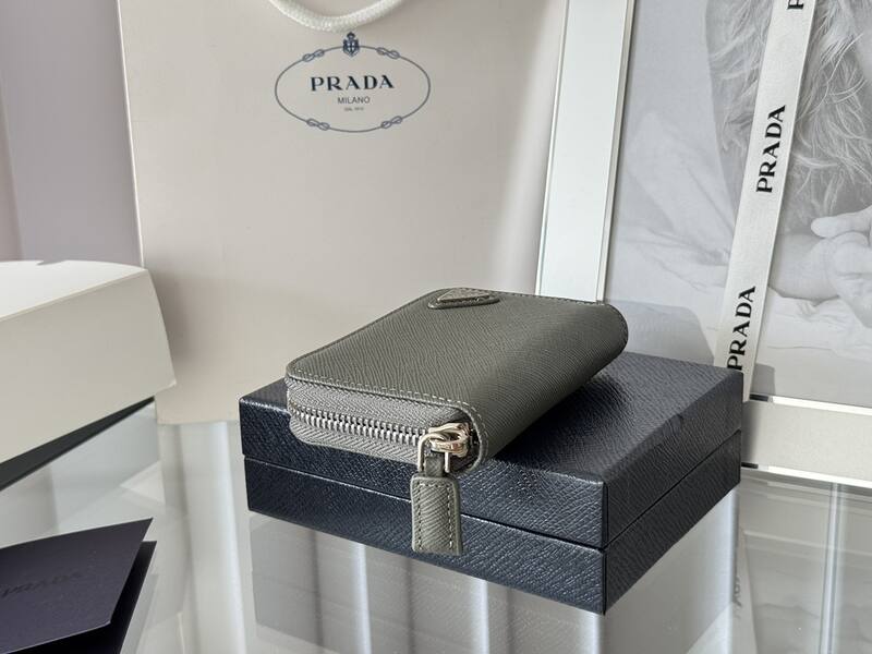 Prada Grey 25x18x10cm shoulder bag — Premium Replica