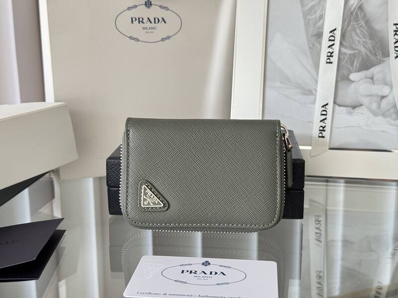 Prada Grey 25x18x10cm shoulder bag — Premium Replica