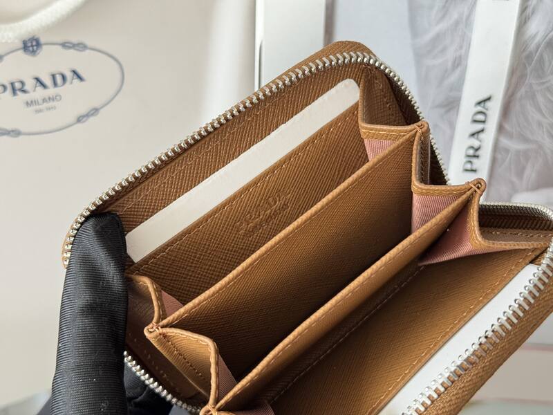Prada Brown 25x18x10cm shoulder bag — AAA Quality Replica