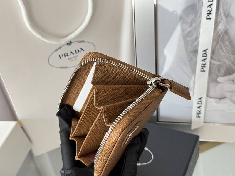 Prada Brown 25x18x10cm shoulder bag — AAA Quality Replica