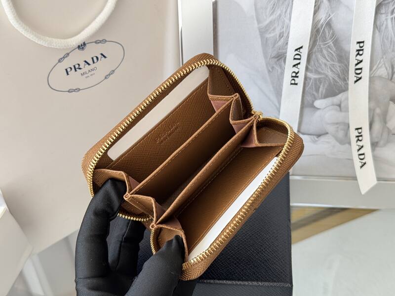 Prada Brown 25x18x10cm shoulder bag — AAA Quality Replica