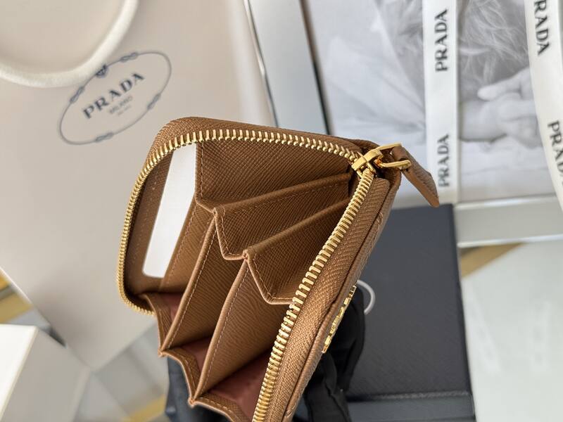 Prada Brown 25x18x10cm shoulder bag — AAA Quality Replica