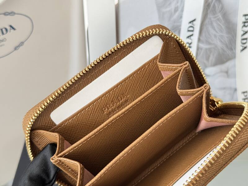 Prada Brown 25x18x10cm shoulder bag — AAA Quality Replica