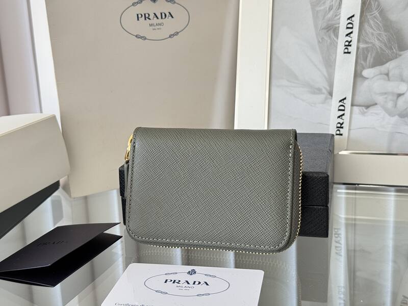 Prada Grey 25x18x10cm shoulder bag — 1:1 Replica