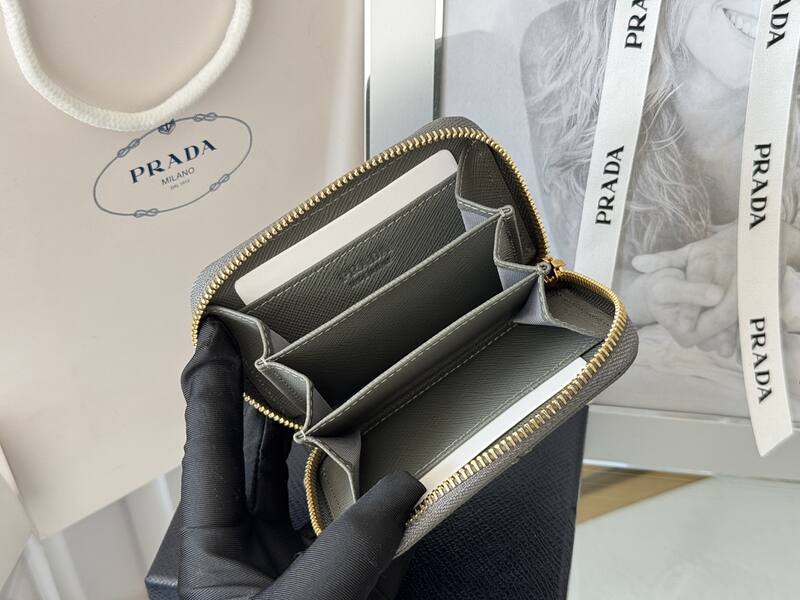 Prada Grey 25x18x10cm shoulder bag — 1:1 Replica