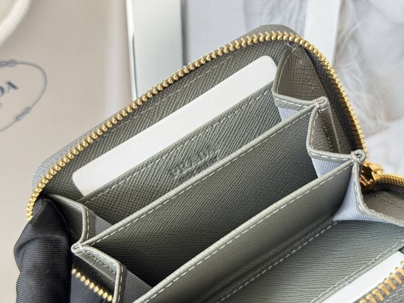 Prada Grey 25x18x10cm shoulder bag — 1:1 Replica