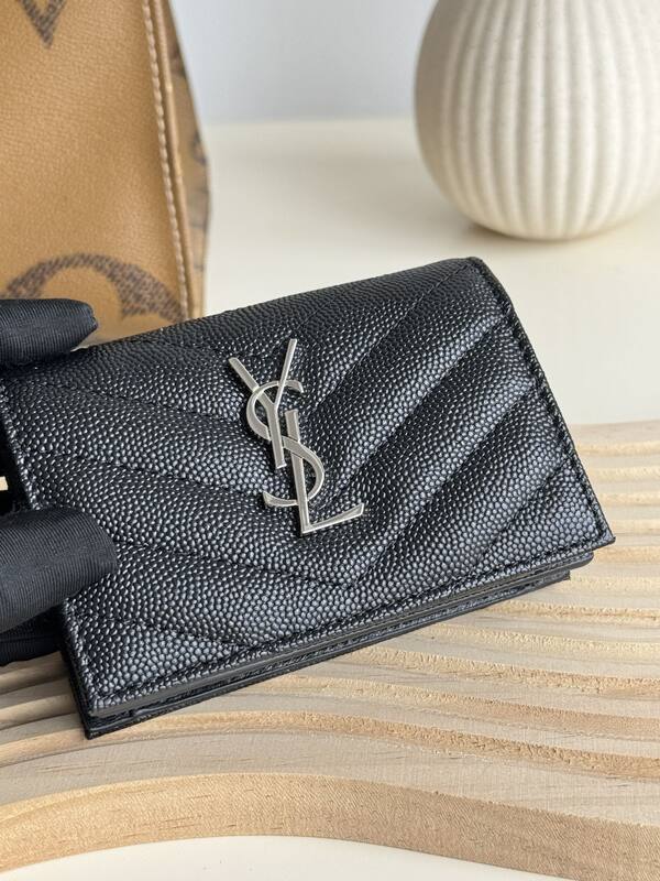 Yves Saint Laurent Black everyday — Premium Replica