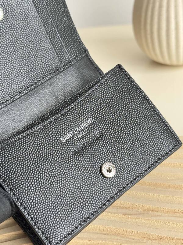Yves Saint Laurent Black everyday — Premium Replica