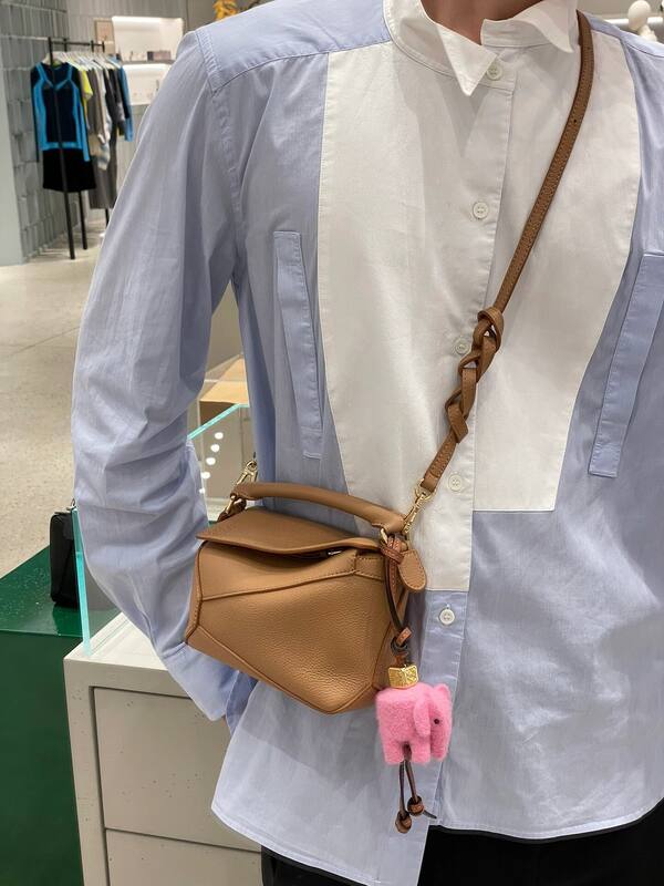 Loewe Blue 25x18x10cm shoulder bag — 1:1 Replica