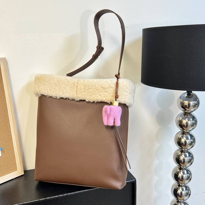 Loewe Blue 25x18x10cm shoulder bag — 1:1 Replica