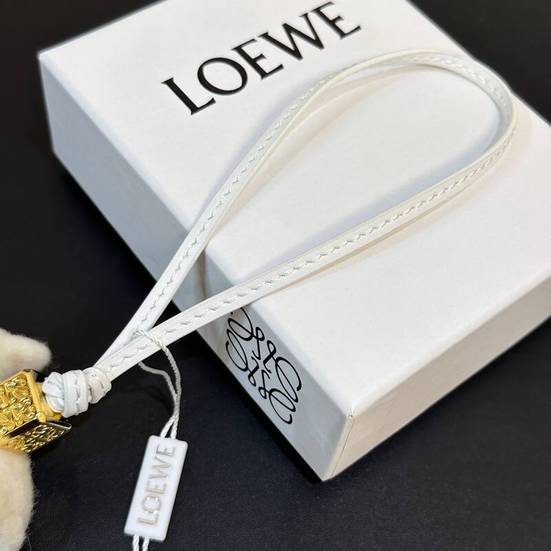 Loewe White shoulder bag — AAA Quality Replica