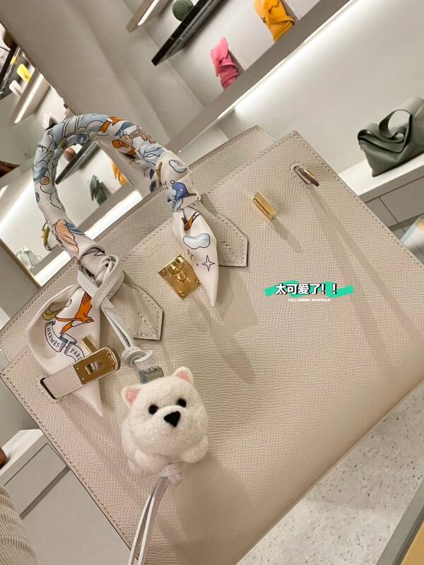 Loewe White shoulder bag — AAA Quality Replica