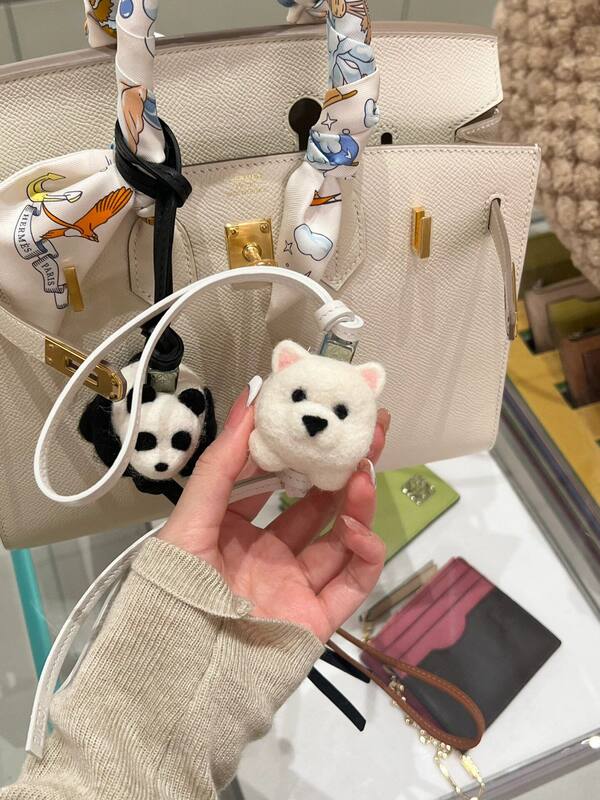 Loewe Calfskin shoulder bag — Top Quality Replica