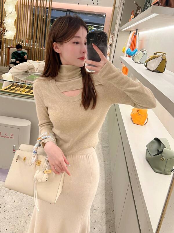 Loewe Calfskin shoulder bag — Top Quality Replica