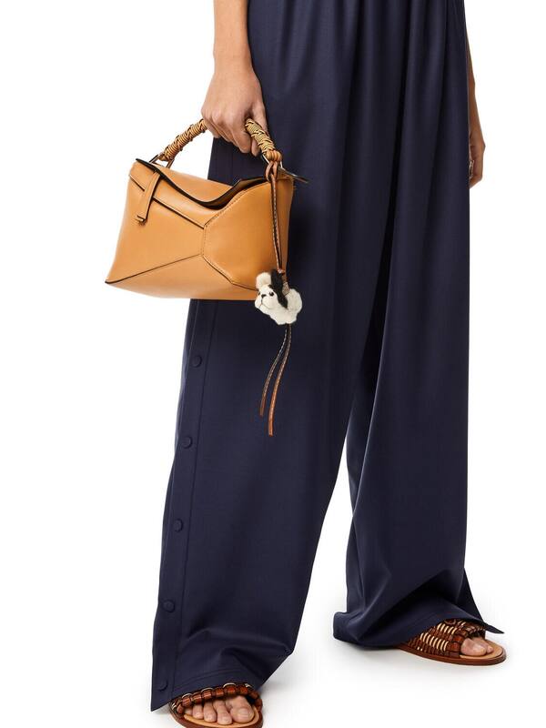 Loewe Black shoulder bag — AAA Quality Replica